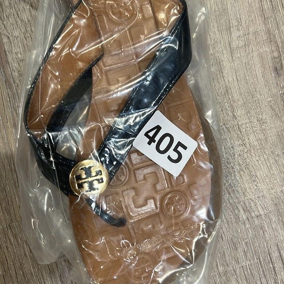 Barely Used Tory Burch Size 8 Leather Black Gold Classic Sandal Shoe - Picture 8 of 8